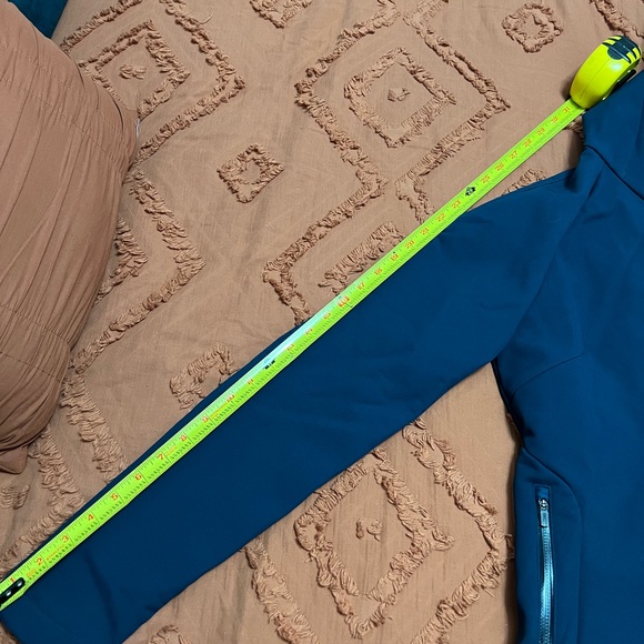 Icebreaker women’s waterproof jacket - Picture 9 of 9